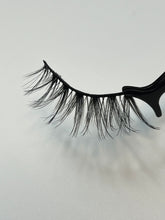 Load image into Gallery viewer, LASHES &quot;CALLAITA&quot;
